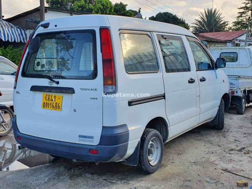 TOYOTA NOAH TOWNACE 