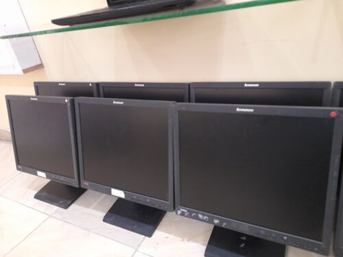 Lenovo monitors 17 inches 