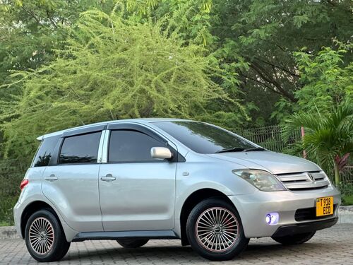 TOYOTA IST 