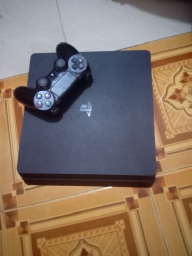 Ps 4 slim