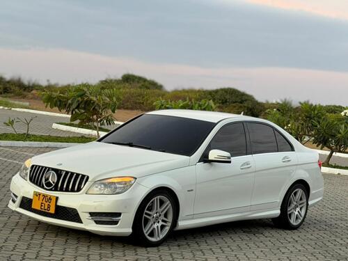 NAUZA BENZ