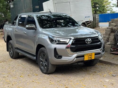 Hilux double Cabin Pickup 