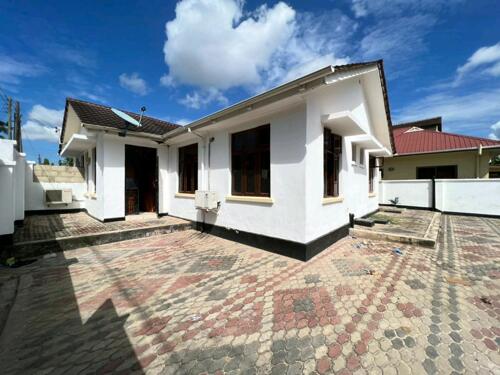 3BEDROOMS HOUSE AT MBEZI BEACH JOGOO