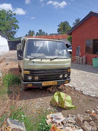 Toyota dayna engen 3y
