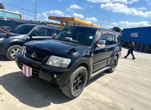 Mitsubishi Pajero Exceed 