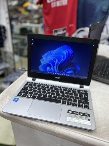 acer Aspire E 11