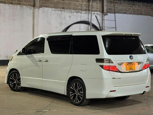 Toyota vellfire 