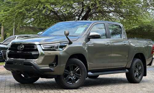 2022 TOYOTA HILUX 