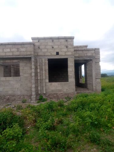 Kiwanja kinauzwa 