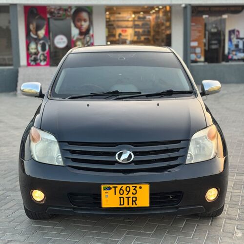 Toyota ist 12
