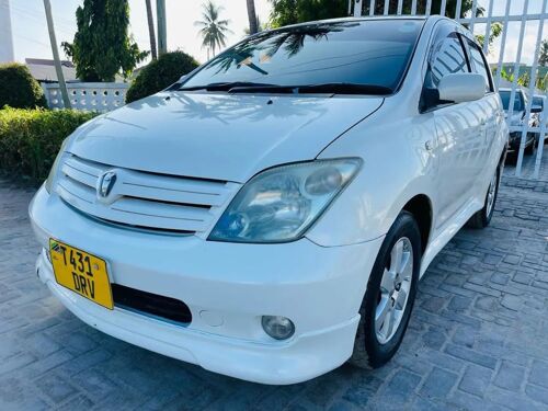 TOYOTA IST