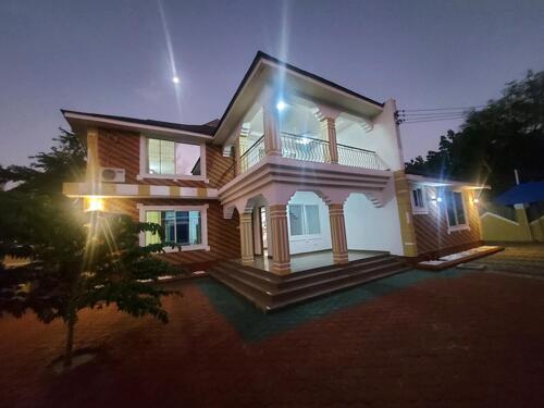 COMPOUND DUPLEX FURNISHED HOUSE FOR RENT