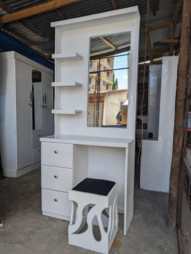 Dressing table mpya Kali 