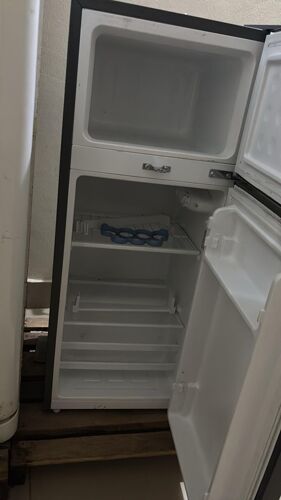 BOSS FRIDGE IN GOOD CONDITION 