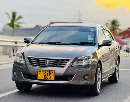 Toyota premio 2014