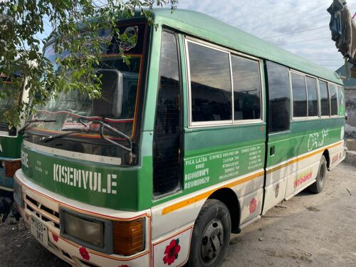 Nissan Civilian bus inauzwa