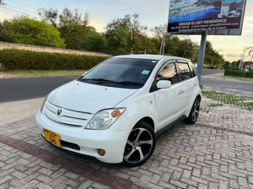 Toyota IST