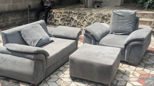 Sofa na meza