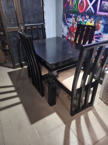 Nauza dinning  table  viti 4