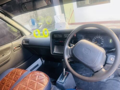 Toyota Hiace 