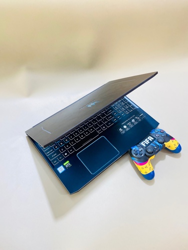 Gaming Laptop Predator