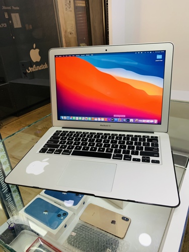 Macbook Air 2014 14 inches Used abroad (Free cover)