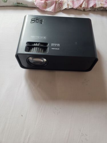 PROJECTOR 