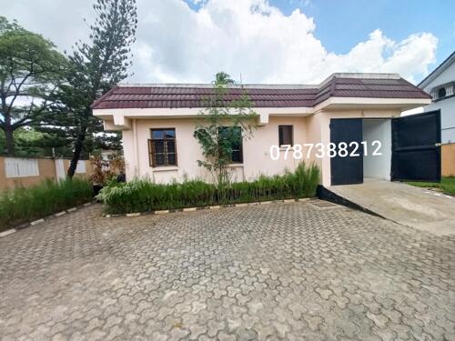 4 BEDROOM HOUSE FOR RENT