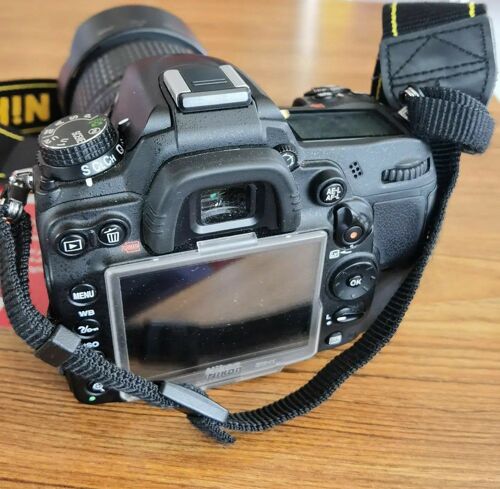 Nikon D7000 with 18-55mm lens 