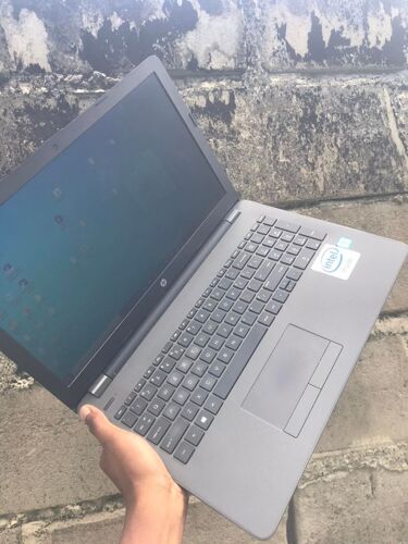 HP 250 G6 CORE I3