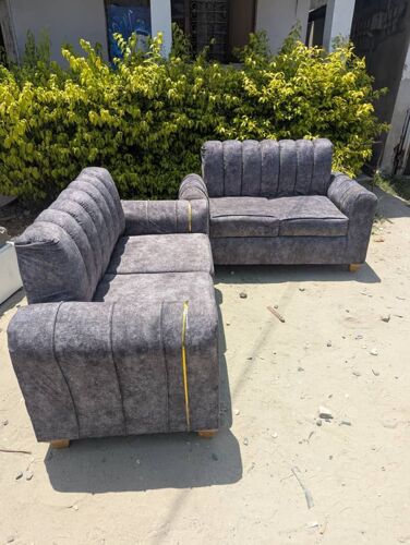 Sofa set mbili ni used 