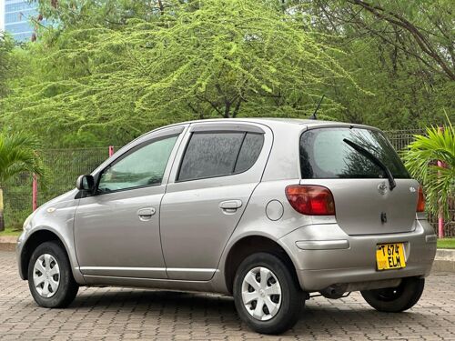 TOYOTA VITZ OLD