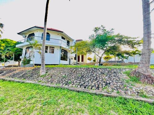 5 BEDROOM HOUSE FOR RENT