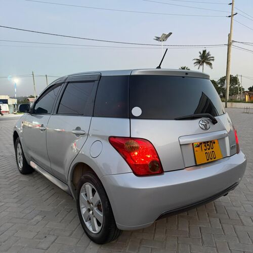 Toyota Ist Nzuri Sana 