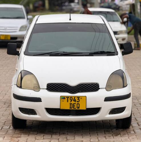 NAUZA TOYOTA VITZ