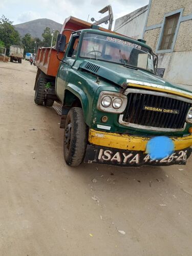 Nissan Manyara
