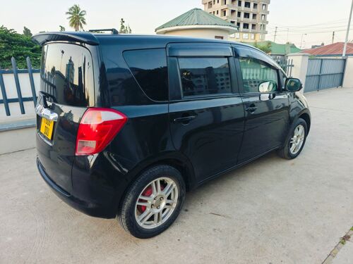 Toyota Ractis 1