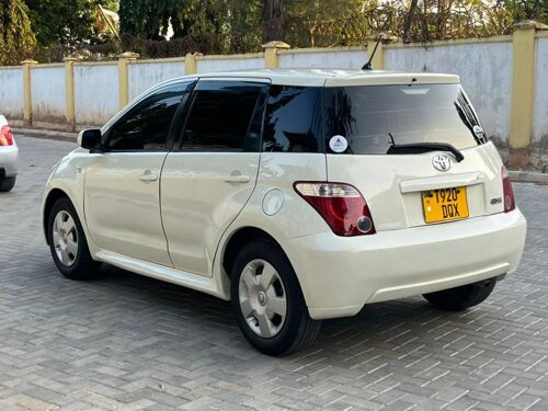 Toyota Ist DQX