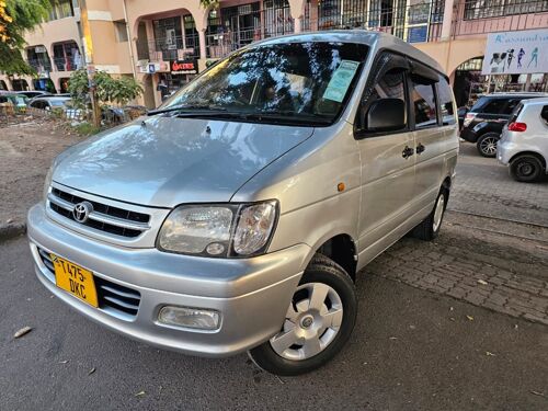 Toyota Noah sr40