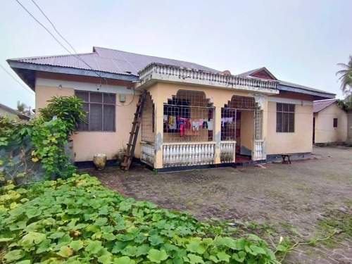 NYUMBA YENYE HATI GONGOLAMBOTO