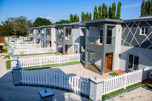 4BEDROOMS FULLYFURNISHED VILLAS 4RENT AT OYSTERBAY