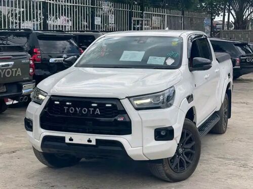 TOYOTA HILUX NAUZA NEW 