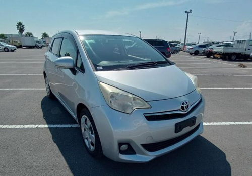 2011 TOYOTA RACTIS