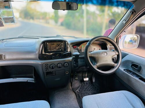 Toyota Noah 
