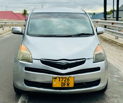 Toyota ractis 