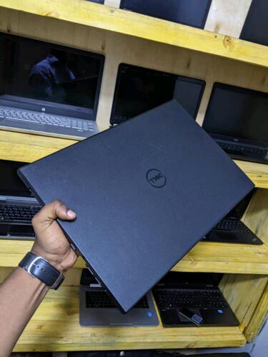 Dell laptop | Slim | Wide screen