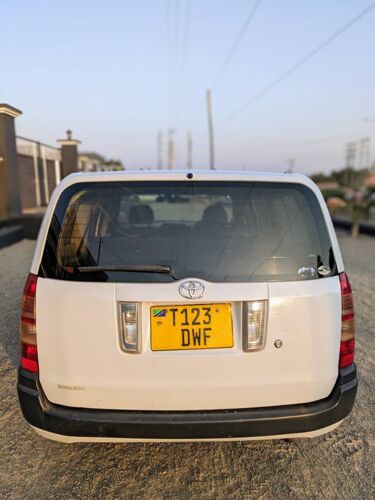 Toyota succeed 