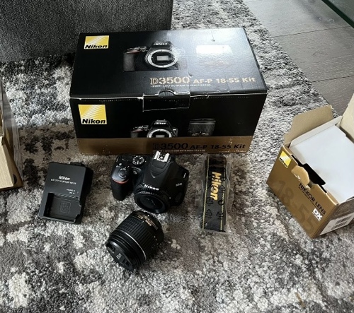 Nikon D3500, 24.2MP, AFP DX 18-55mm f/3.5-5.6 G Lens