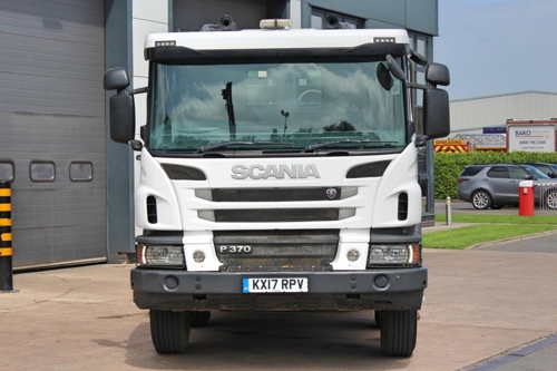 SCANIA P370 8X4 STEEL TIPPER