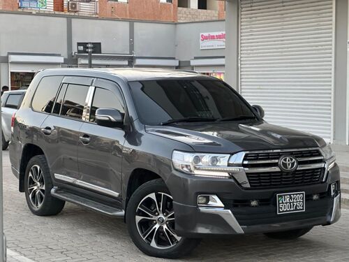 LANDCRUISER V8